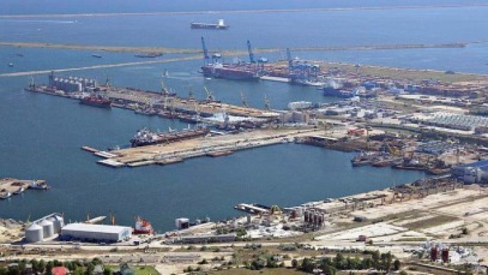 Contribuabilii din incinta Portului Constanţa Sud, scutiţi de impozite şi taxe